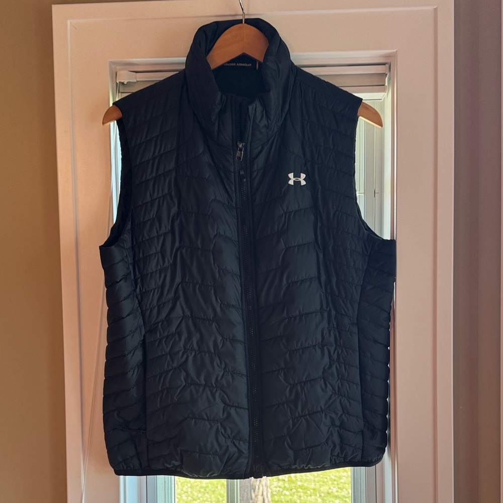 Under Armour Women’s Quilted Black Vest Size Large